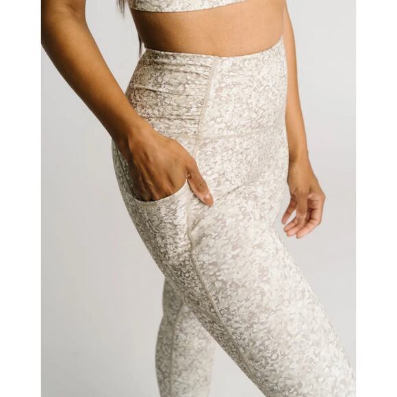 Zyia Set Bentonite Sports Bra and Legging Activewear Size 2 - Picture 5 of 12